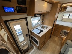 2022 款隆翠凯歌 C620 依维柯欧胜C型房车 隆翠依维柯