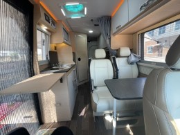 舜宇房车 长轴高顶纵床上下铺