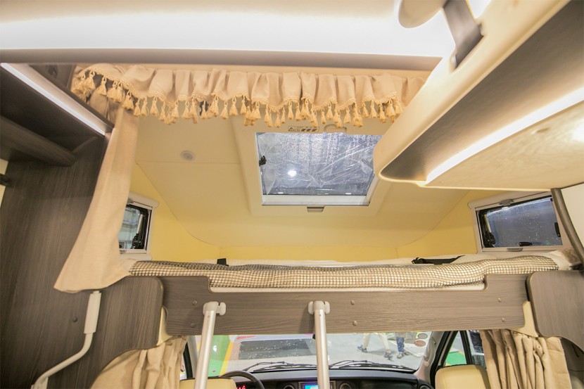 9月2日郑州房车展：铂驰房车旅行家单拓版，宽敞的空间，完美的格局！175d0b87318089c4f3015fc8ea583db0