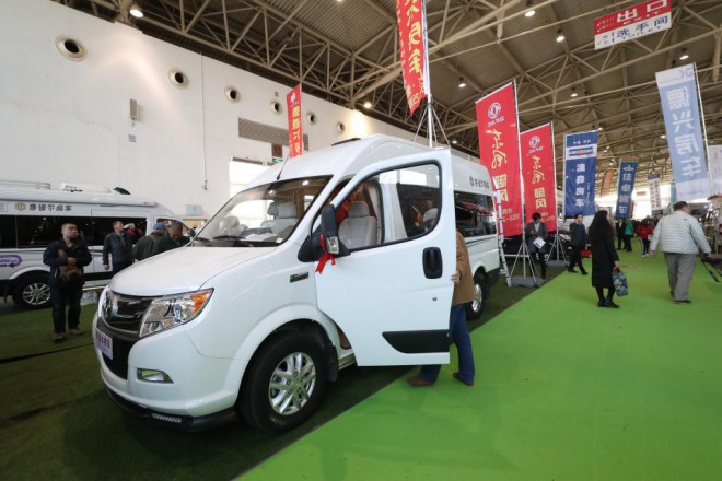 11.23杭州房车展鲁道尔御风B型房车,智能化电动上下床更实用cef01d5b71d941ff8dd950ffed679f9b