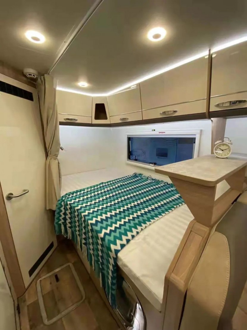 巍豪2022款旅行家1号房车，游山玩水看世界，遇花赏景品人间c76f7ac8059b56d1b79bdfdb88989b1e