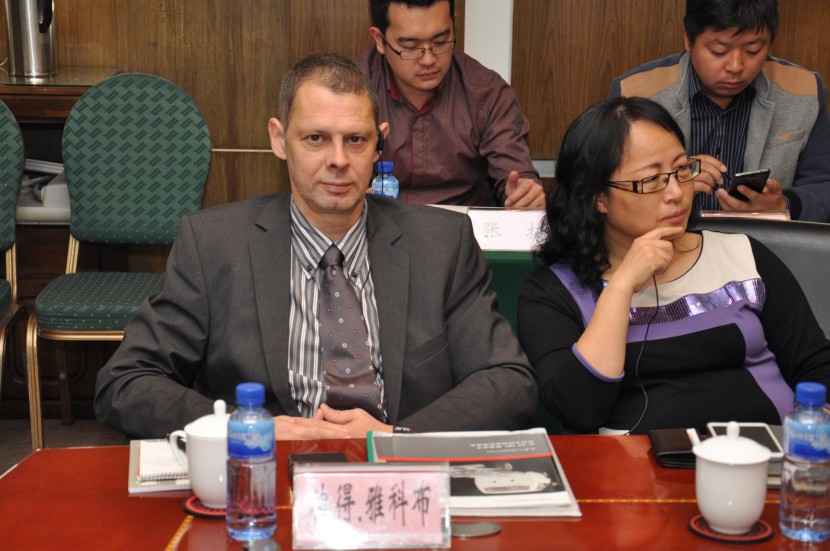 《中国房车行业标准起草和房车安全技术专题会议》在山东烟台召开 德国H&H.R.V房车工业技术有限公司技术总监彼得·雅科布、市场总监胡云波