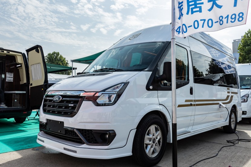 尚旅福特新世代PRO梦享家1号，商旅两用，带来舒适体验!get?code=ZDhhYWZhNzZhYWE3ZmM0ODYwN2M4MWM4NDgzMmEyM2QsMTY2MzEyMTYzOTg2NA==