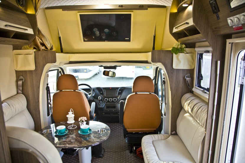 亚特房车 芳语之韵NEW DAILY 后扩展进口依维柯自动挡房车 90.8万元 IMG_5343