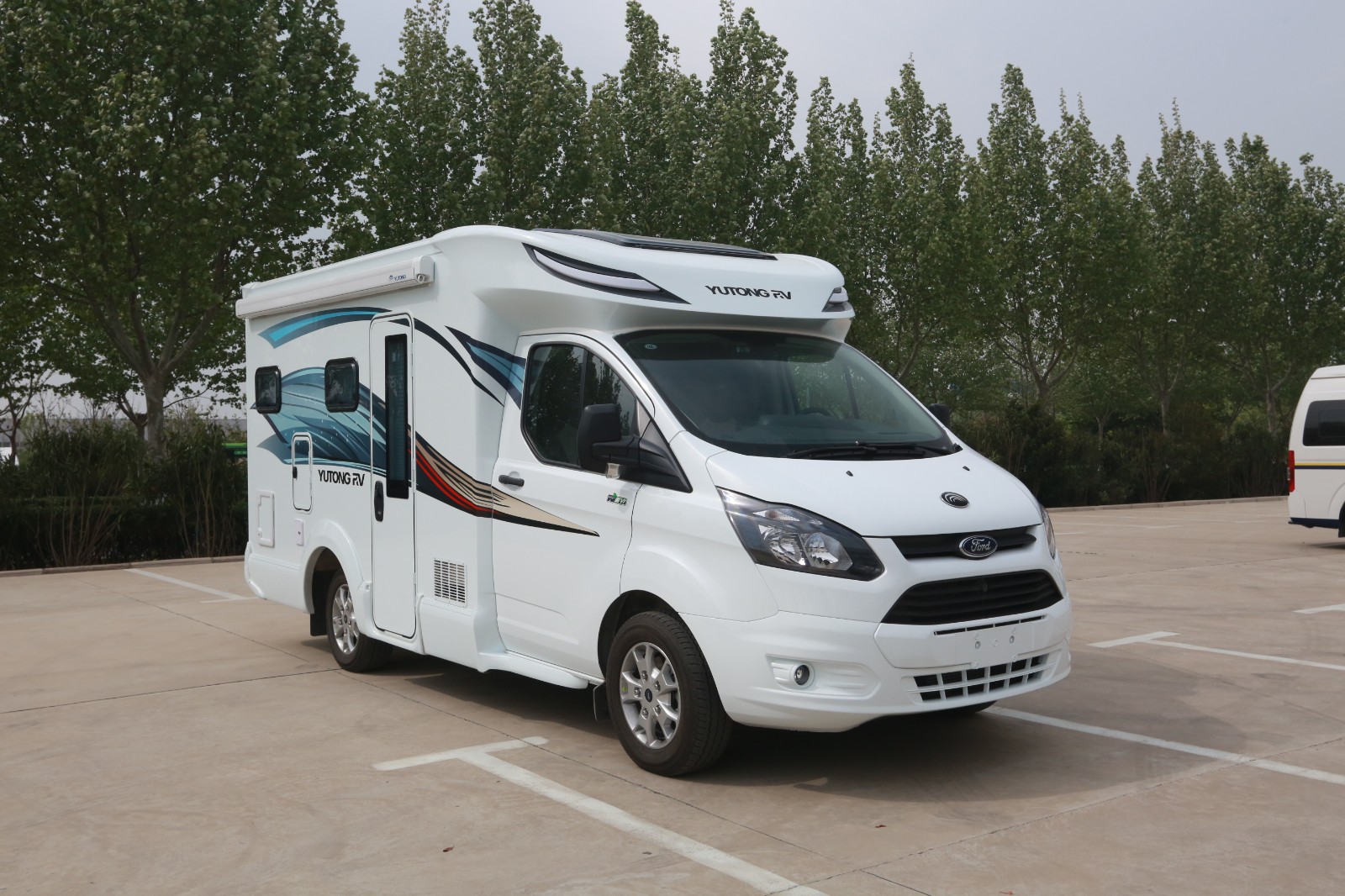 【原始大图】宇通 福特新全顺 c520 悦旅版 小额头白色图片欣赏-房车