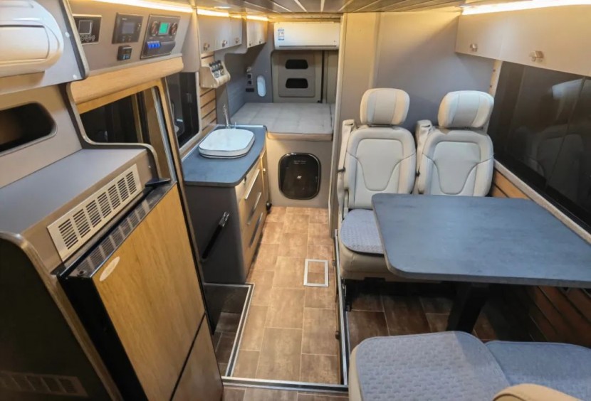 将量身定制进行到底，硬派越野房车东风挑战者“特定版”，9月2日郑州房车展，与您不见不散！6eb23a433b0610b477da647bba6ae362