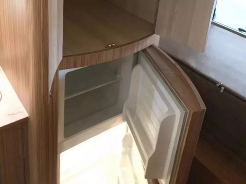 【4•12洛阳房车展】雅升房车倾情独有专利打造2019款依维柯双拓展房车全新亮相展会