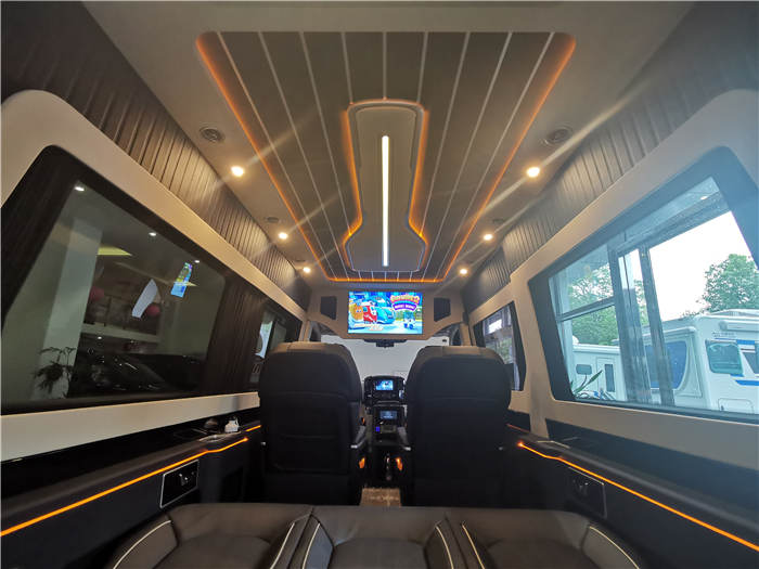 【罗伦士行政版】奔驰房车斯宾特高顶无隔7座白色现车201910251519404061