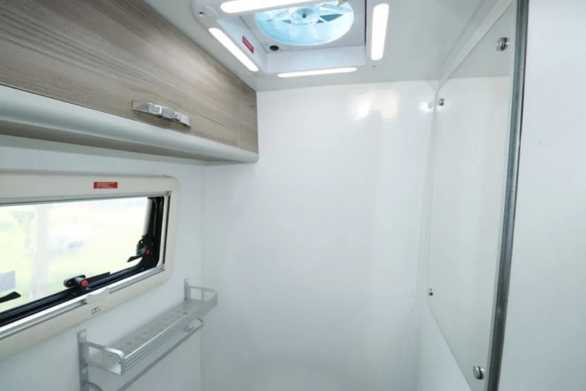 9月2日郑州房车展，新飞H300尊享版自动挡现车，阅尽山川，不忘初心！4cd086bf162147e8bce8fe114e6ae81a