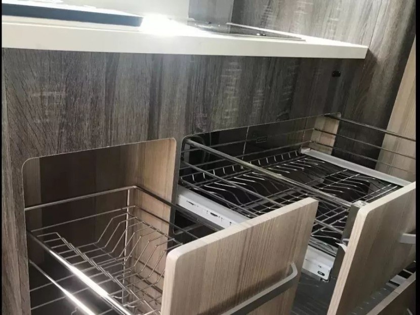 【4•12洛阳房车展】雅升房车倾情独有专利打造2019款依维柯双拓展房车全新亮相展会