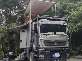 新重汽曼恩 2021款4×4重型越野房车