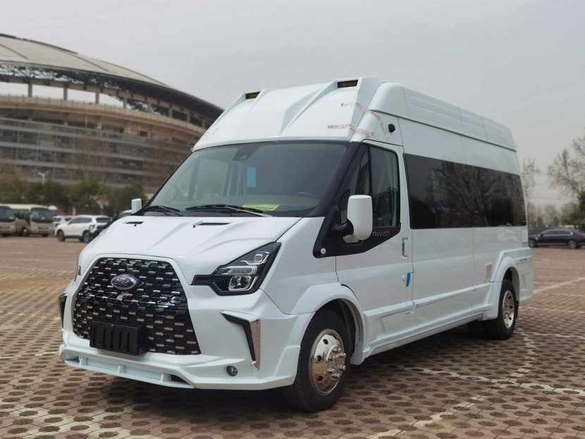 福客特金牛U型沙发床版B型房车，邀您参加第五届郑州房车展，尊贵品质，悦享生活！b135c0248855b94b552a5cae7f069952