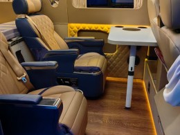 齐星房车 2021款全顺低顶五座商务版后纵床