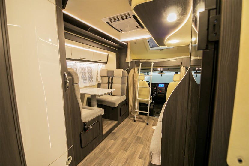 9月2日郑州房车展：铂驰房车旅行家单拓版，宽敞的空间，完美的格局！fea302819b459c9eee701ef397190b1b