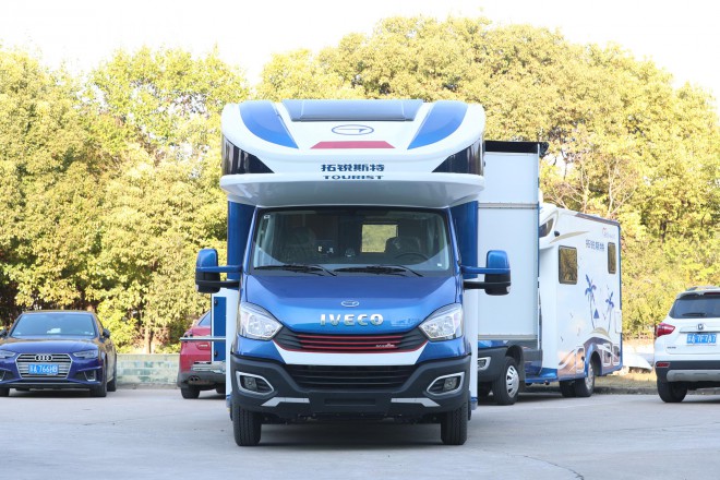 拓锐斯特“欧畅版TIC-621A”依维柯双拓展C型房车 WLH_6870