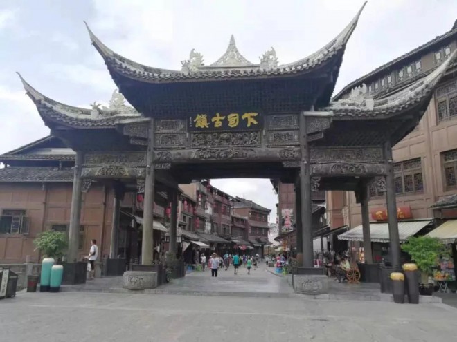 探秘苗族部落，感受苗族风情，宇通房车探索之旅！7011277f40e1487080279021e46c165d