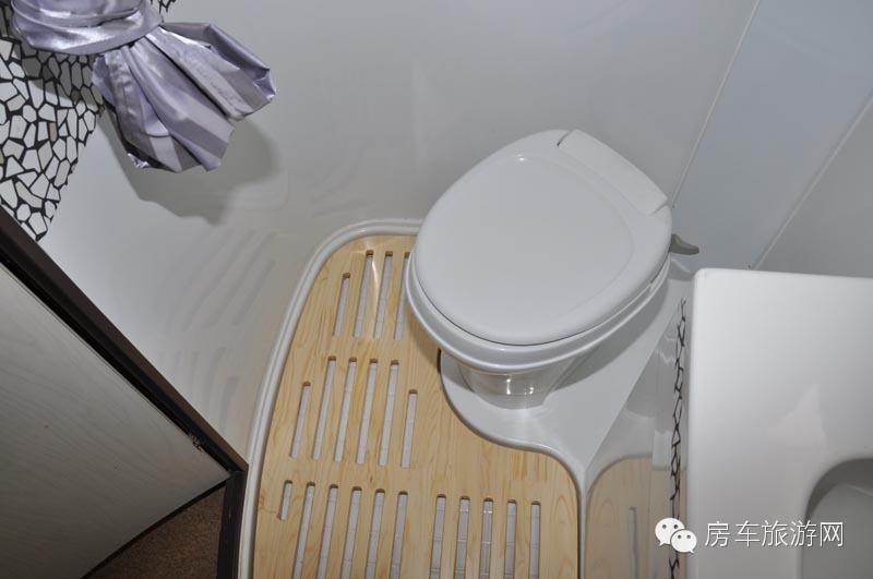 中天房车参观考察