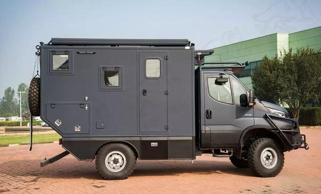 中天房车地平线——进口依维柯NEWDaily8速自动挡4×4越野房车68348ff42a3149178f8876597548242d