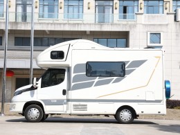 076A9851