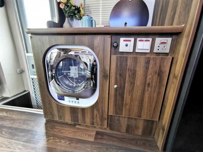 6.5洛阳房车展拓锐斯特房车携“2020款蓝色风暴”全面亮相8c47cf6036a7430fa06e86fd0ce5fa0f