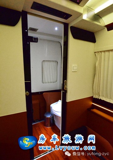 ZK5049XLJ1豪华商务旅居版——宇通深度改装奔驰sprinter房车系列