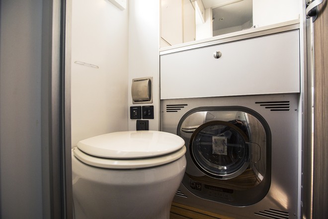 德野奔驰6X6越野房车征途者B诺马迪森房车戈壁荒漠无限征途这是描述信息