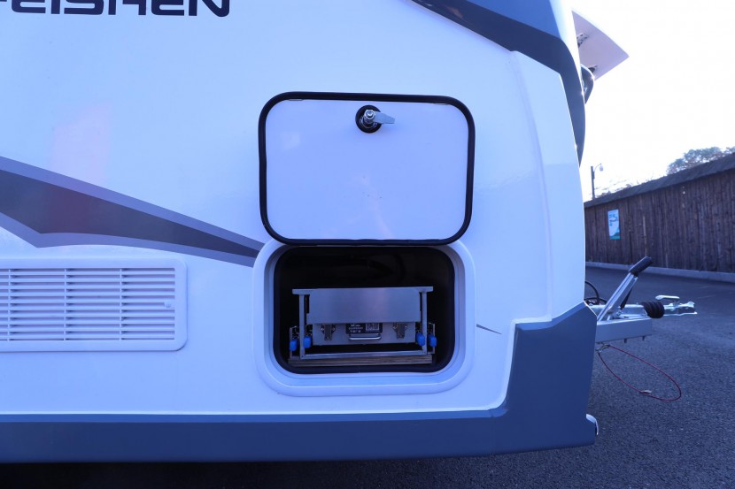 实用主义——飞神9011拖挂式房车（详拍） WLH_6889
