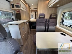 隆翠房车 2023款大通V90隆翠后双胎房车