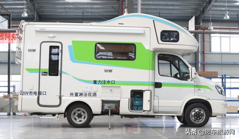 年终大促来袭!铂驰房车“大放价”!疯狂让利中,快来抢购吧~工匠打造科技传承,铂驰房车旅行家C型大额头单拓全新上市