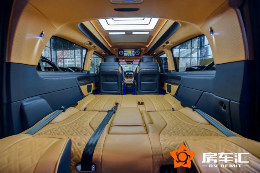 全新奔驰V-Class商务车牛年开局，提供专属你的五星级体验！15.jpg