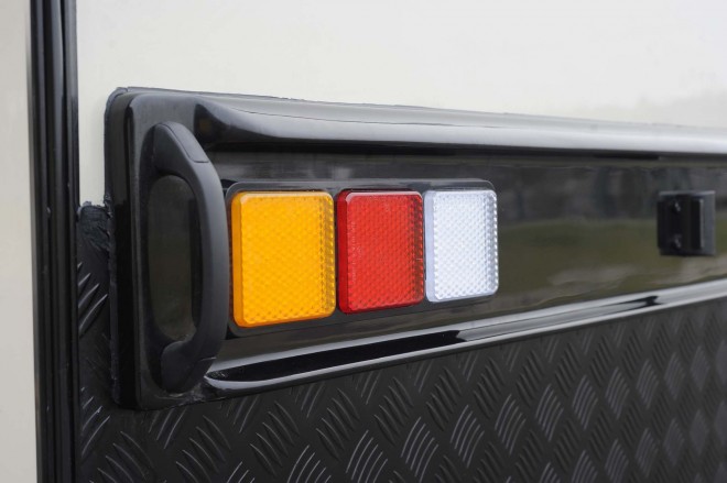 戴德隆翠C19拖挂式营地房车 17万元 _DSC8374