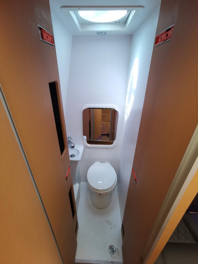 福客特房车2020款逸途至尊商旅吊床版59.6万元4b9f6d654f87496782c311340f204735