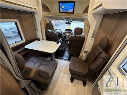 上汽大通 2021款上汽大通原厂RV80生活家小额头房车