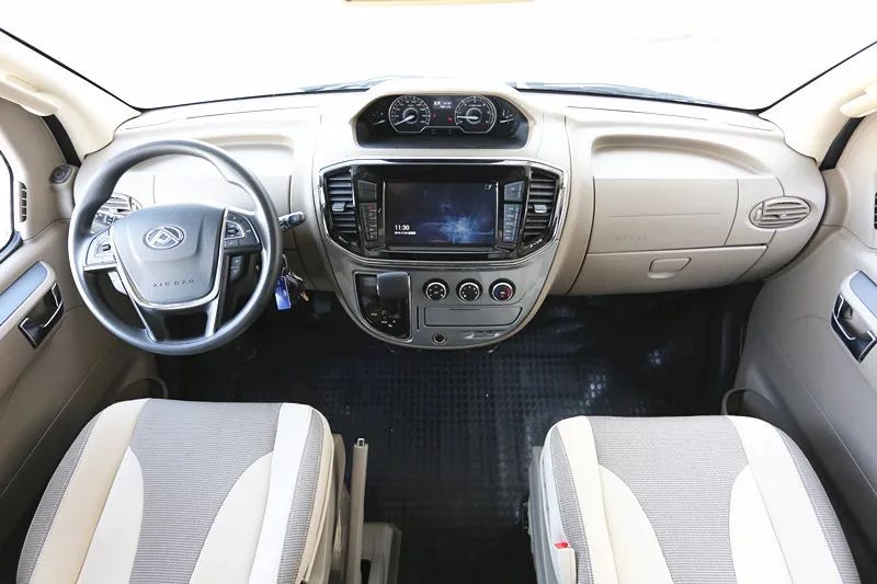 宇通大通V80房车C310房车（纵置床/国六）