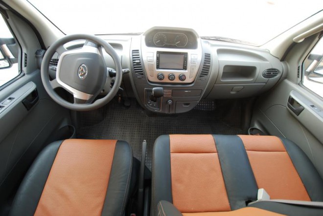 新星房车通途系列B600-家庭版 36.8万元 14-驾驶舱