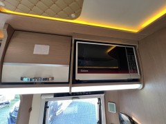 延龙 依维柯双拓C型房车