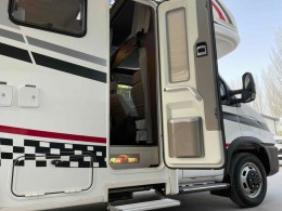 瑞弗房车 2020款V820