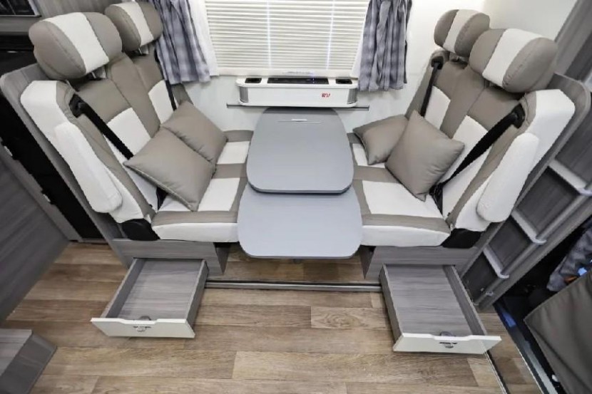 9月2日郑州房车展，隆翠C620尊享版，尊奢配置，尽享旅行！340fc815c6af4dad8ef80030e157fbc3