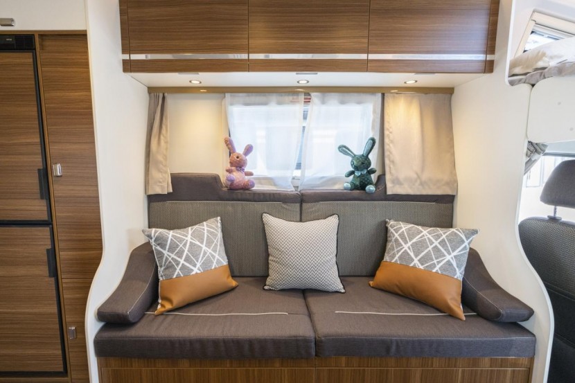 9月2日郑州房车展：隆翠房车C638玩家版C型无拓版，前行之路，锐不可当！7a413d1255ae791ae663e3abc9bc35b3