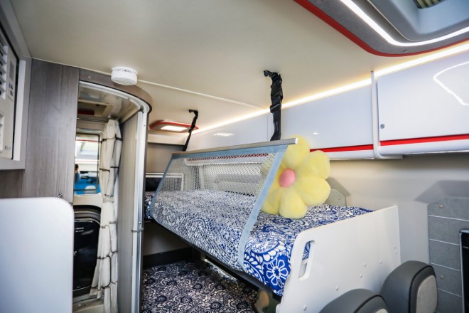 48V电路系统,独立续航可维持3天,宇通全新B311豪享版房车等你来发现!get?code=YWM0MGE1MDY1MDQ2NmM3ZWRkMTdiMjVhOTUwYTA3NDksMTY2NzAzNjIzMjg2OA==