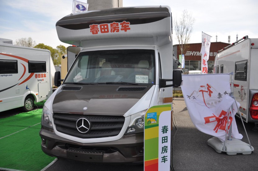 直降50万!独家团购108万即可抢购158万春田奔驰斯宾特524顶配房车 DSC_0172