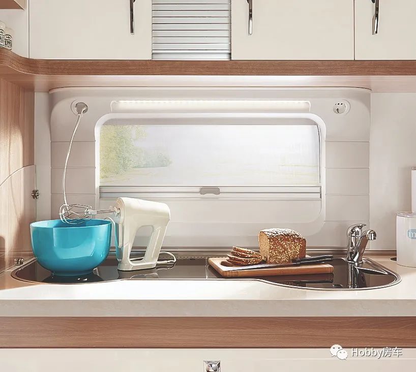 Hobby房车|豪华版455UF，一款自带“氛围感”的拖挂房车！图片