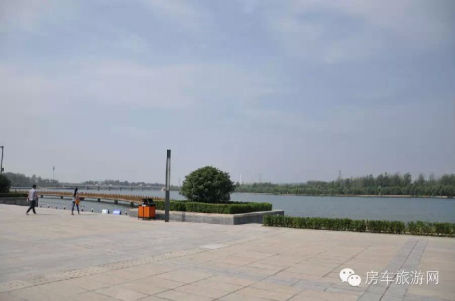 中汽协叶盛基秘书长出席2014中国（鹤壁）电子信息汽车电子电器产业发展合作交流会