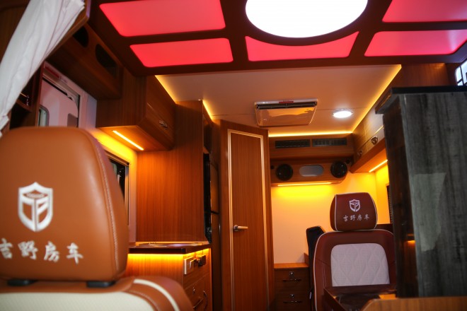 9月2日郑州房车展:吉野房车大通V90C型,陪你奔赴一场山海!ba1754d18bbfec068d2d31121ec35be6