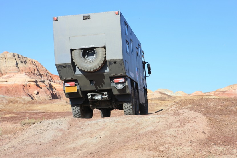 阿莫迪罗远征者v2s型越野房车曼tgs6x6armadillovoyager2smantgs6x6