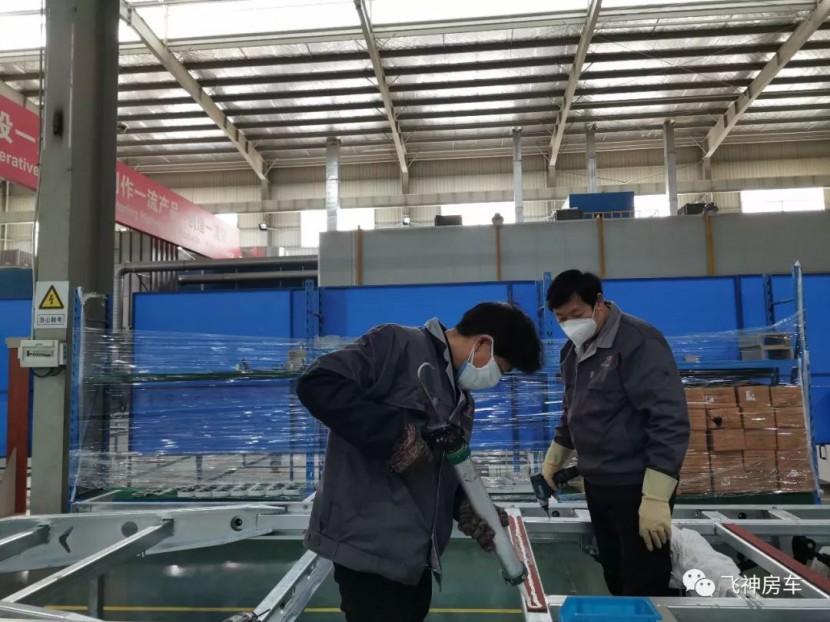 飞神房车齐心协力共度疫情关，保障客户订单不延误！
