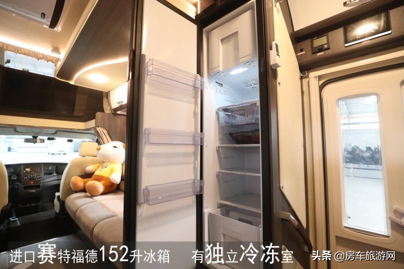 年终大促来袭!铂驰房车“大放价”!疯狂让利中,快来抢购吧~工匠打造科技传承,铂驰房车旅行家C型大额头单拓全新上市