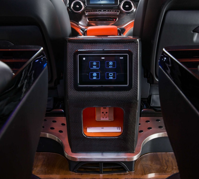 卡尔森盛翔（V-class）奔驰商务车激情成就20200310131640_8342