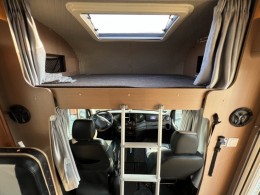 延龙 依维柯双拓C型房车