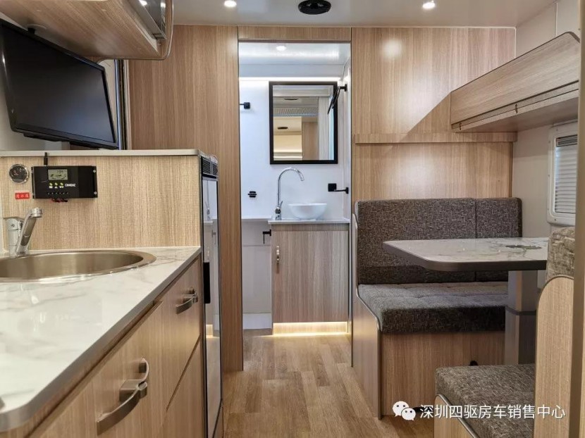 11.23杭州房车展14.98万科斯房车“挑战者”，为越野玩家量身定造，全国上牌！1e7fdfb0e4ae4c6180e7bd547d525b95